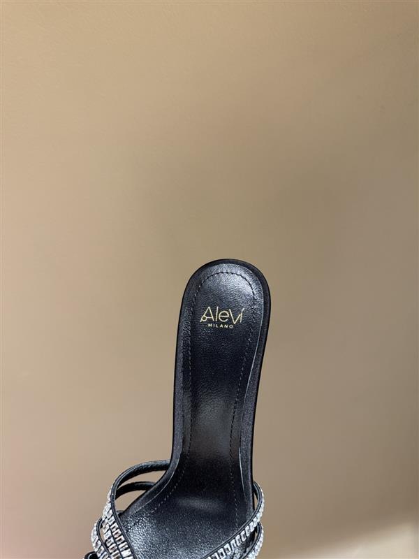 20251128101324905 300